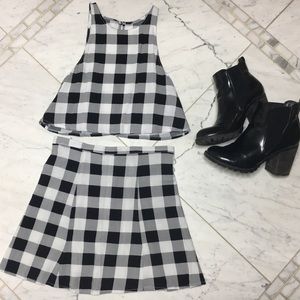 Black and White Crop Top